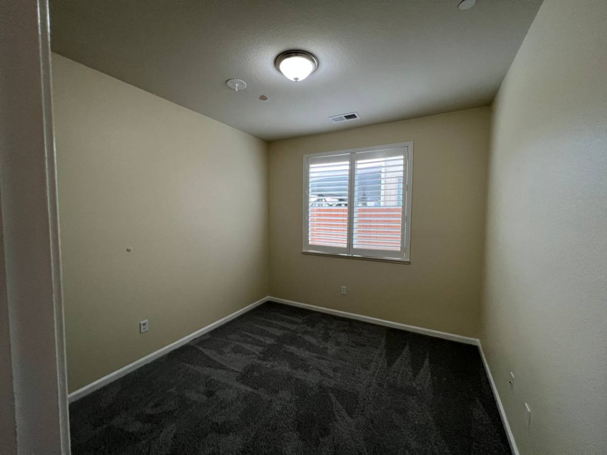 House for rent at 1484 Rock Springs Ave, Manteca, CA 95337
