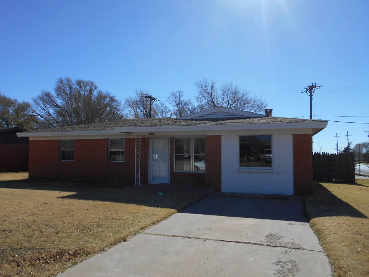 House for rent at 1202 5th St, Shallowater, TX 79363