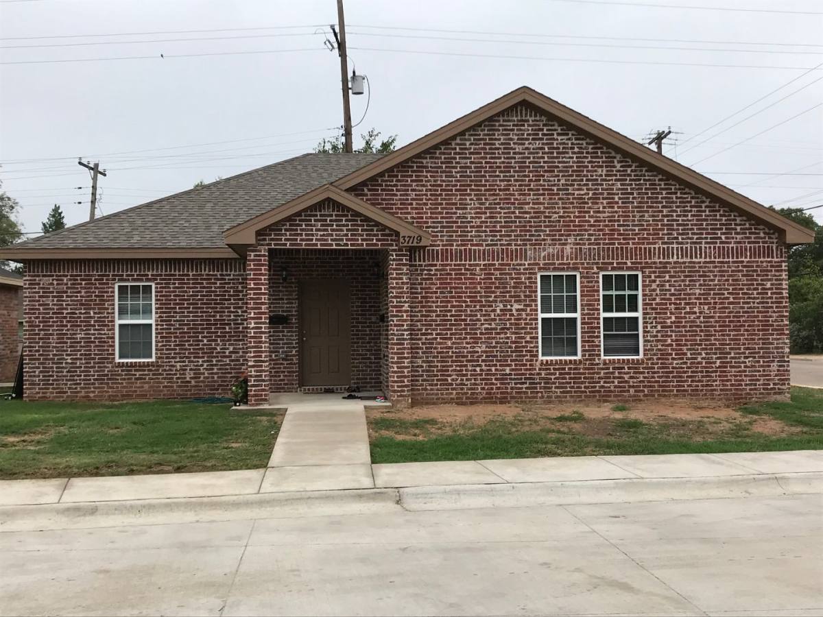 Townhouse for rent at 3719 22nd Place, Lubbock, TX 79410