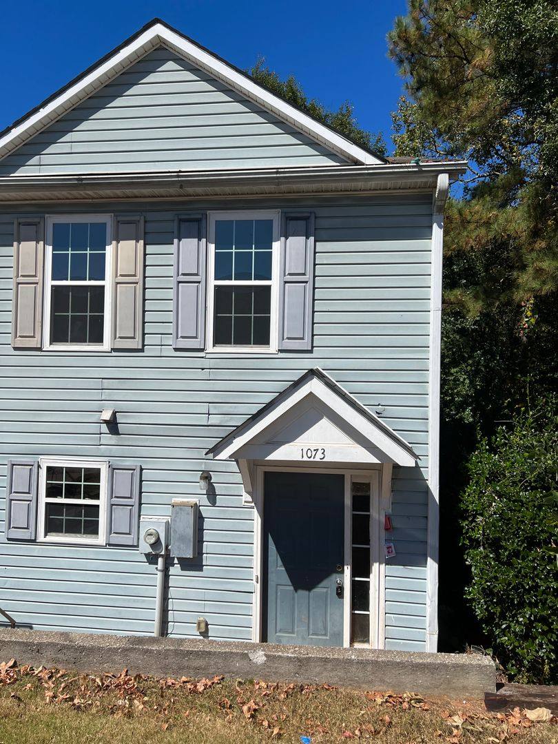 Townhouse for rent at 1073 Thornwoode Lane, Stone Mountain, GA 30083