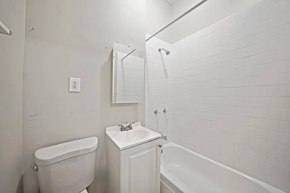 Apartment for rent at 3129-3131 W Augusta Blvd #1F, Chicago, IL 60622