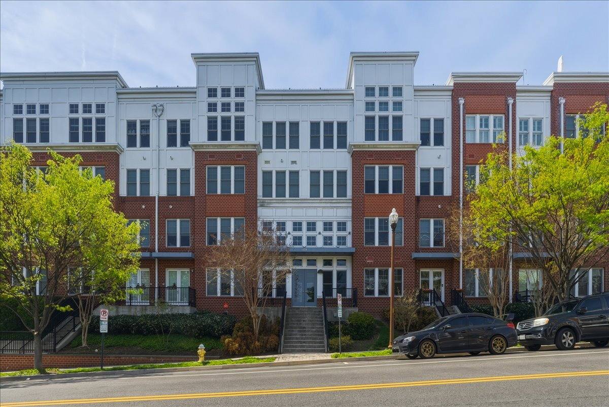 Townhouse for rent at 1418 N Rhodes St #B107, Arlington, VA 22209