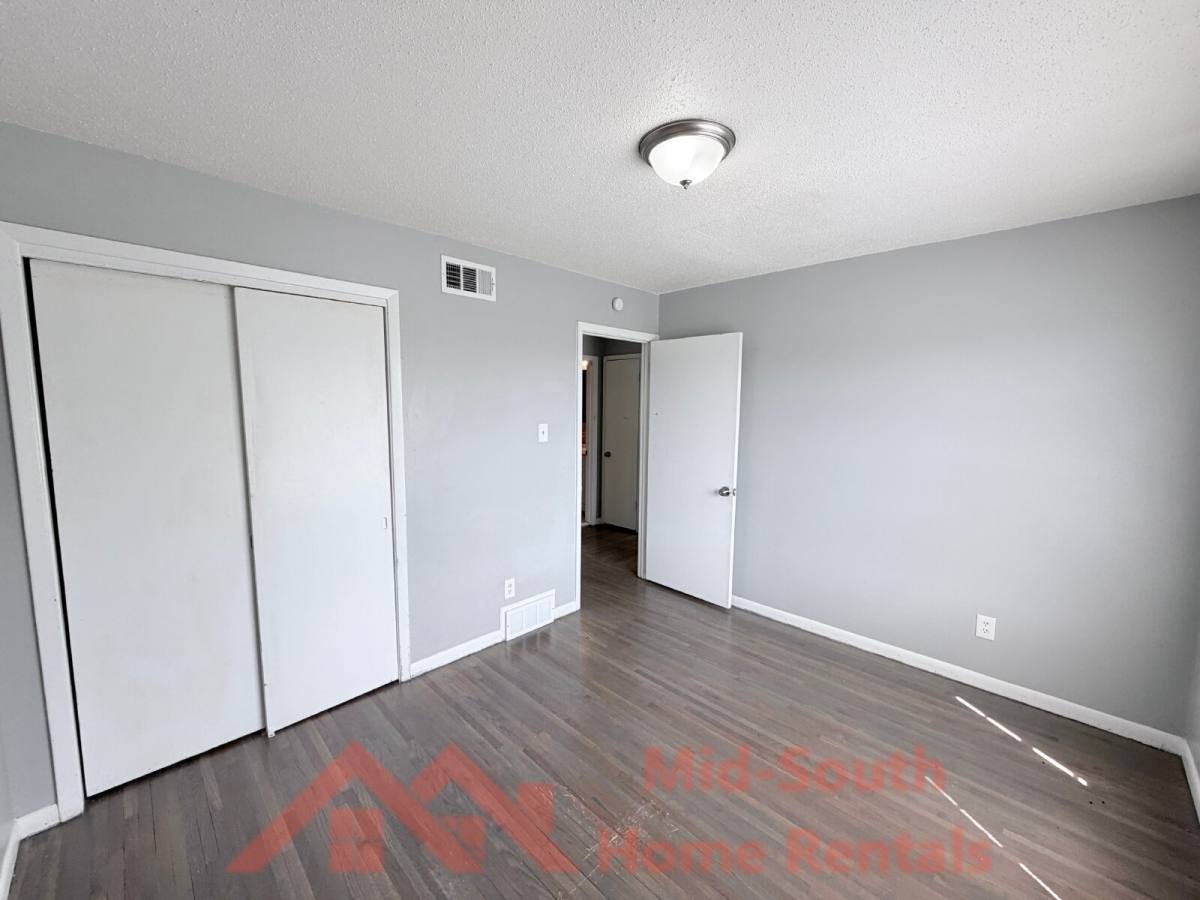 Apartment for rent at 3969 Southlawn Ave #6, Memphis, TN 38111