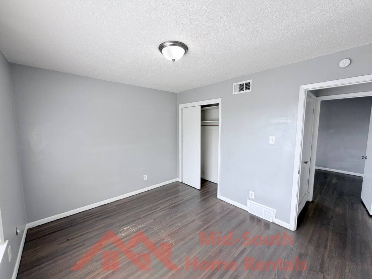 Apartment for rent at 3969 Southlawn Ave #6, Memphis, TN 38111