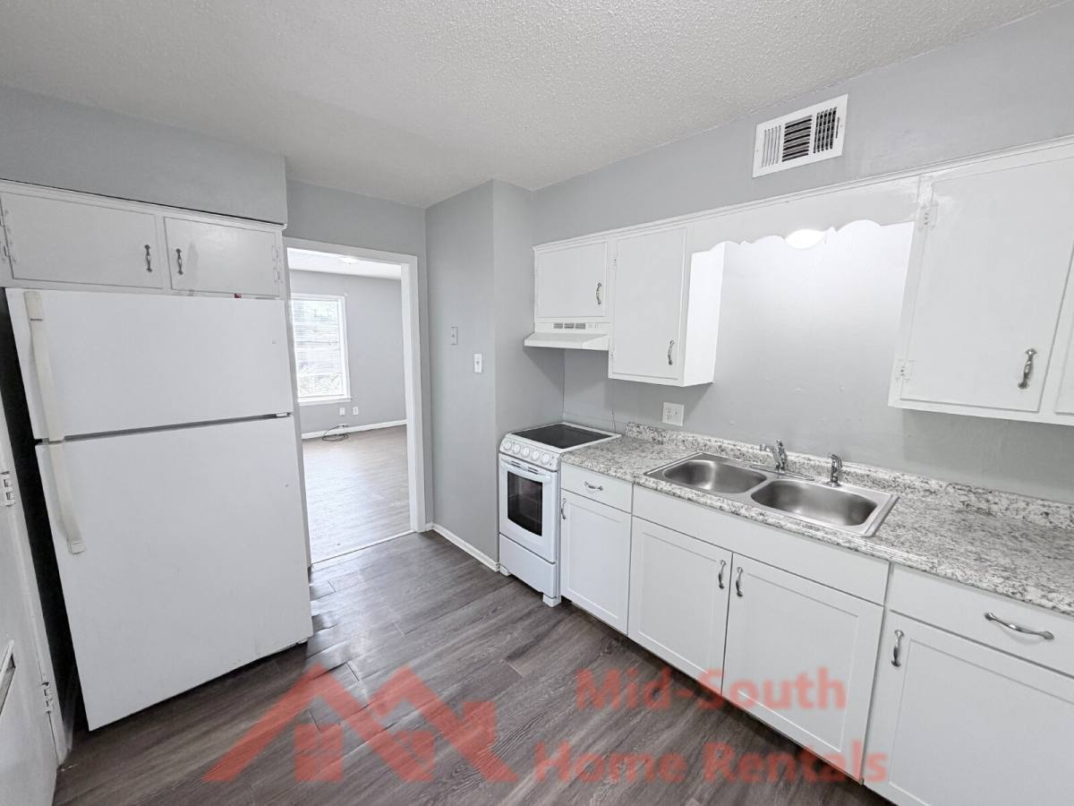 Apartment for rent at 3969 Southlawn Ave #6, Memphis, TN 38111
