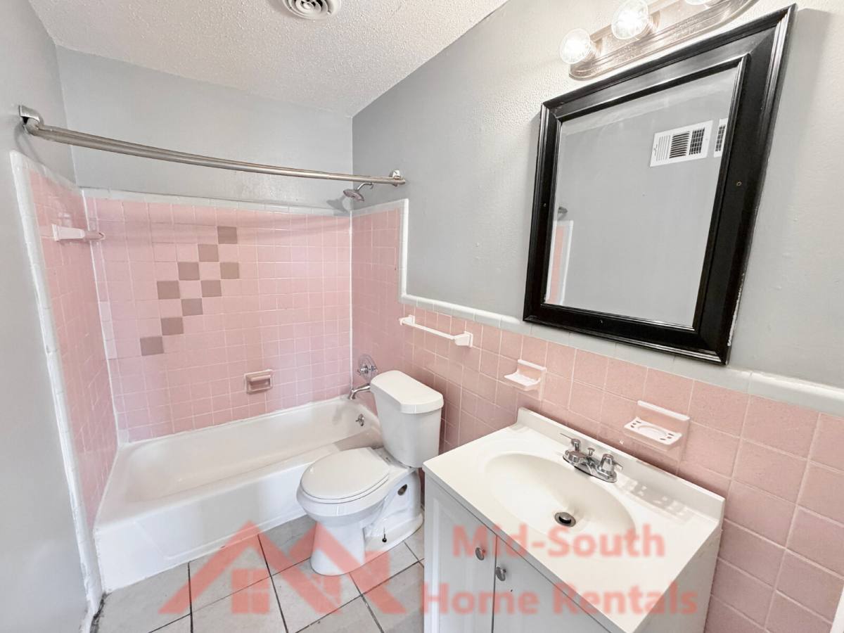 Apartment for rent at 3969 Southlawn Ave #6, Memphis, TN 38111