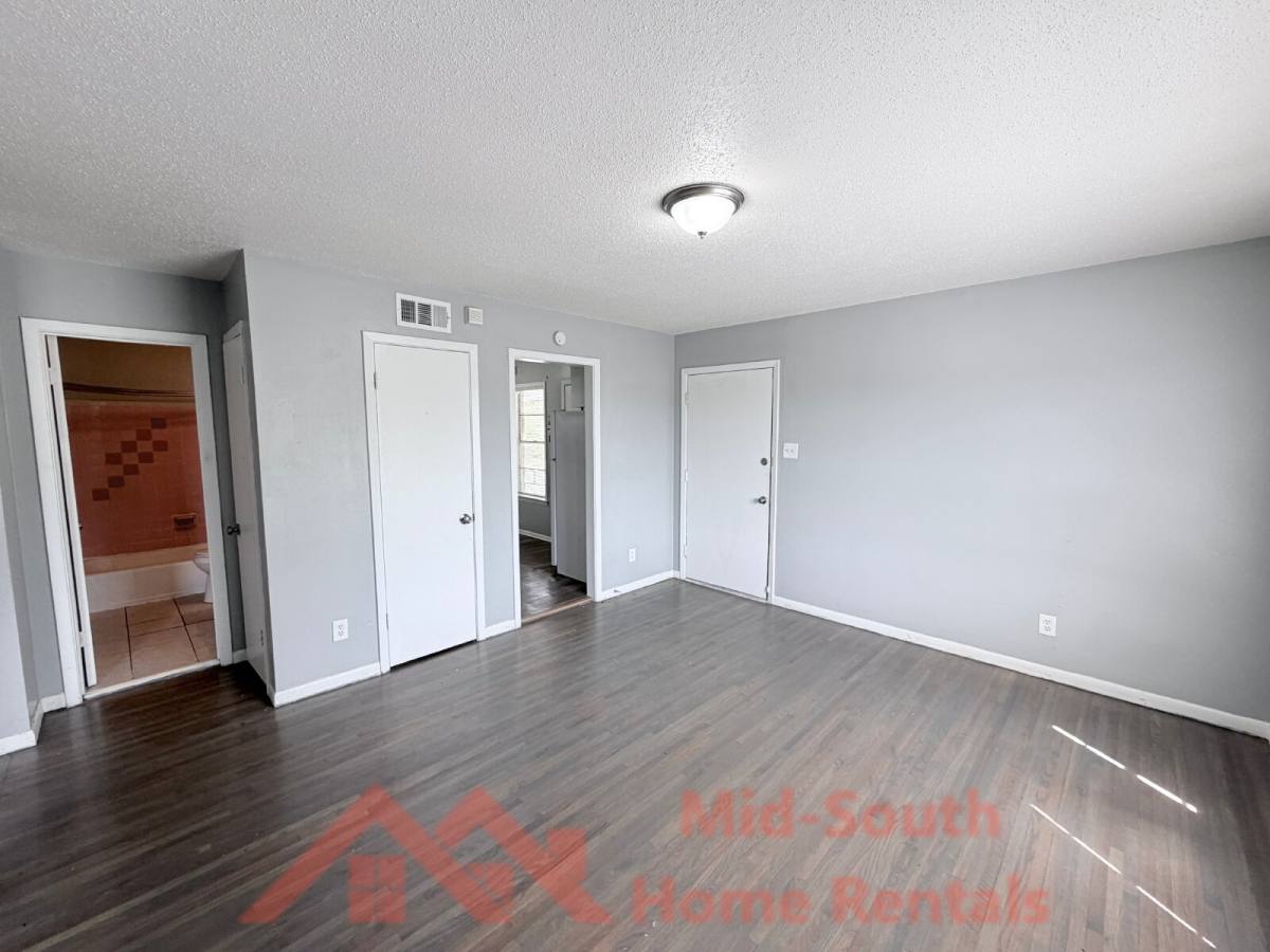 Apartment for rent at 3969 Southlawn Ave #6, Memphis, TN 38111