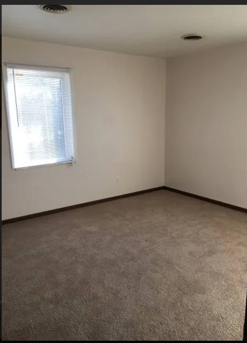 Apartment for rent at 802 Hartwell Dr, Savoy, IL 61874