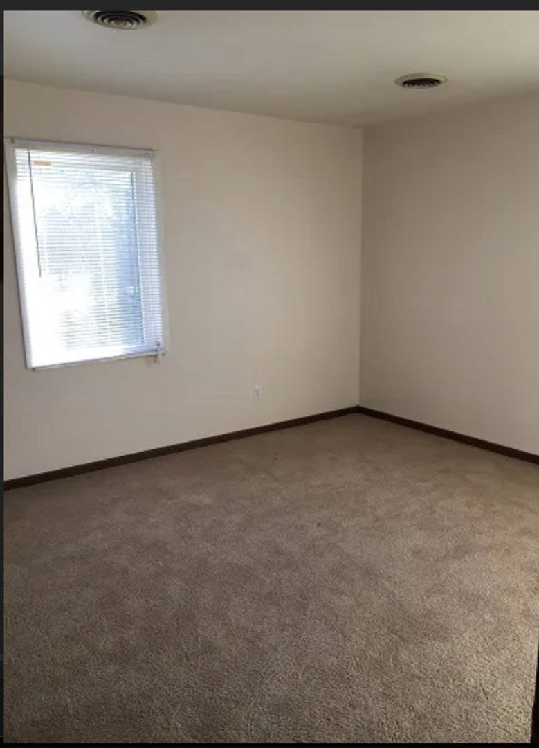 Apartment for rent at 802 Hartwell Dr, Savoy, IL 61874