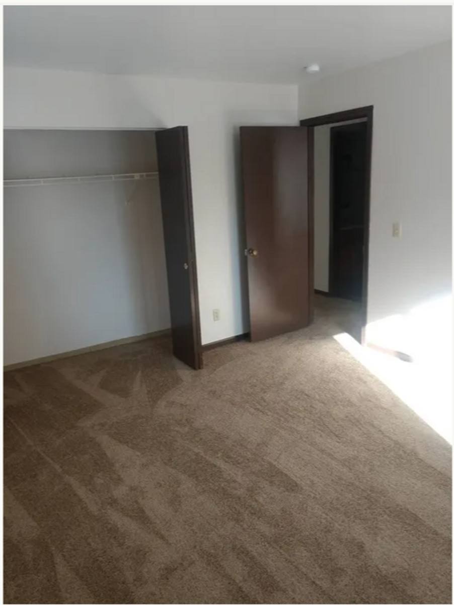 Apartment for rent at 802 Hartwell Dr, Savoy, IL 61874