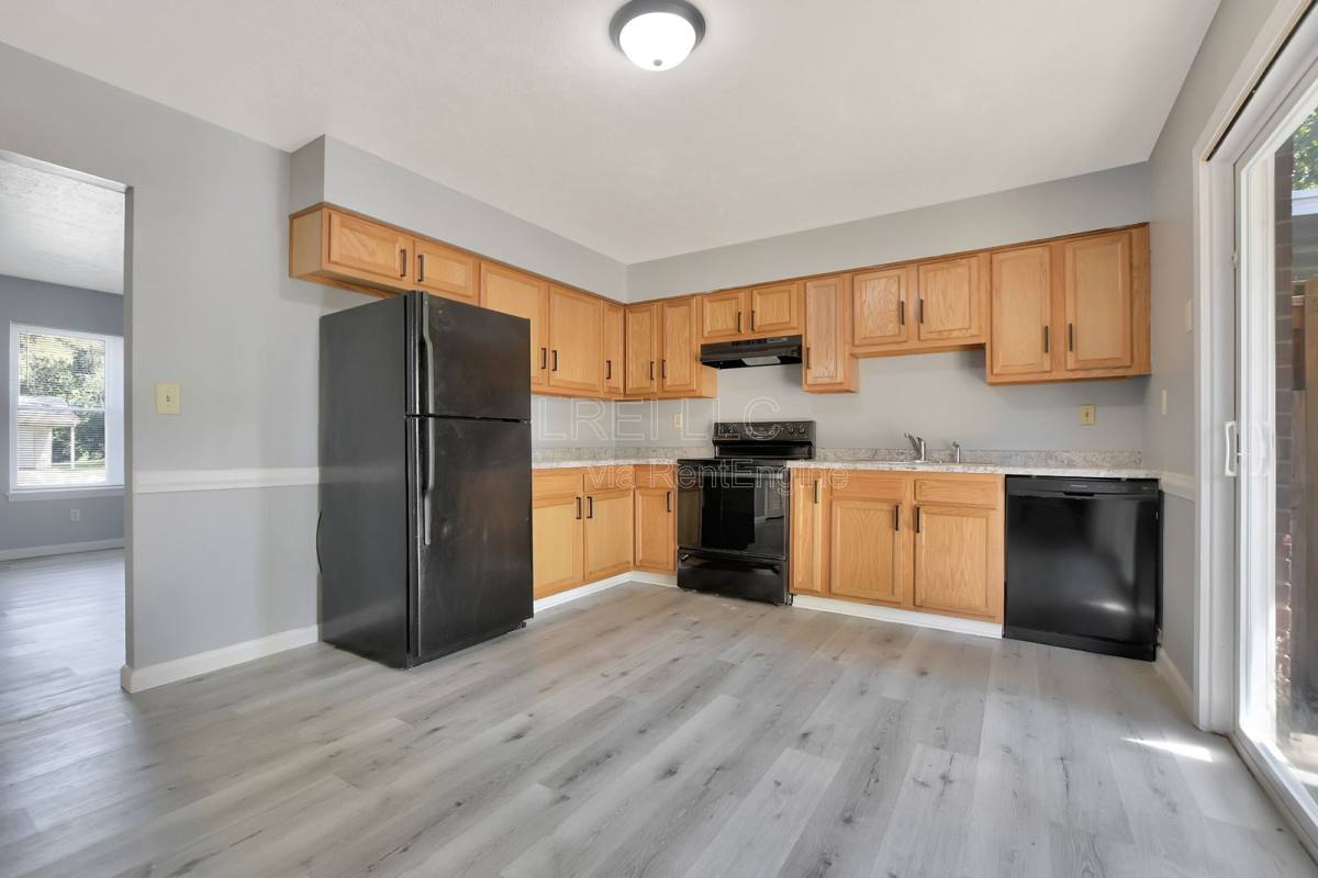 Apartment for rent at 817 Lancelot Court, Jeffersonville, IN 47130
