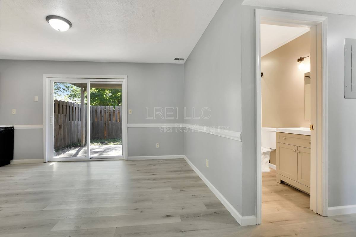 Apartment for rent at 817 Lancelot Court, Jeffersonville, IN 47130