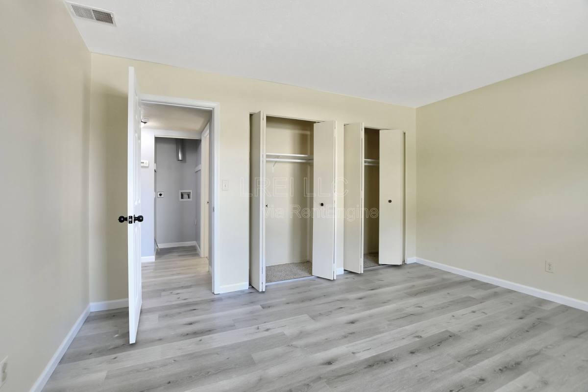 Apartment for rent at 817 Lancelot Court, Jeffersonville, IN 47130