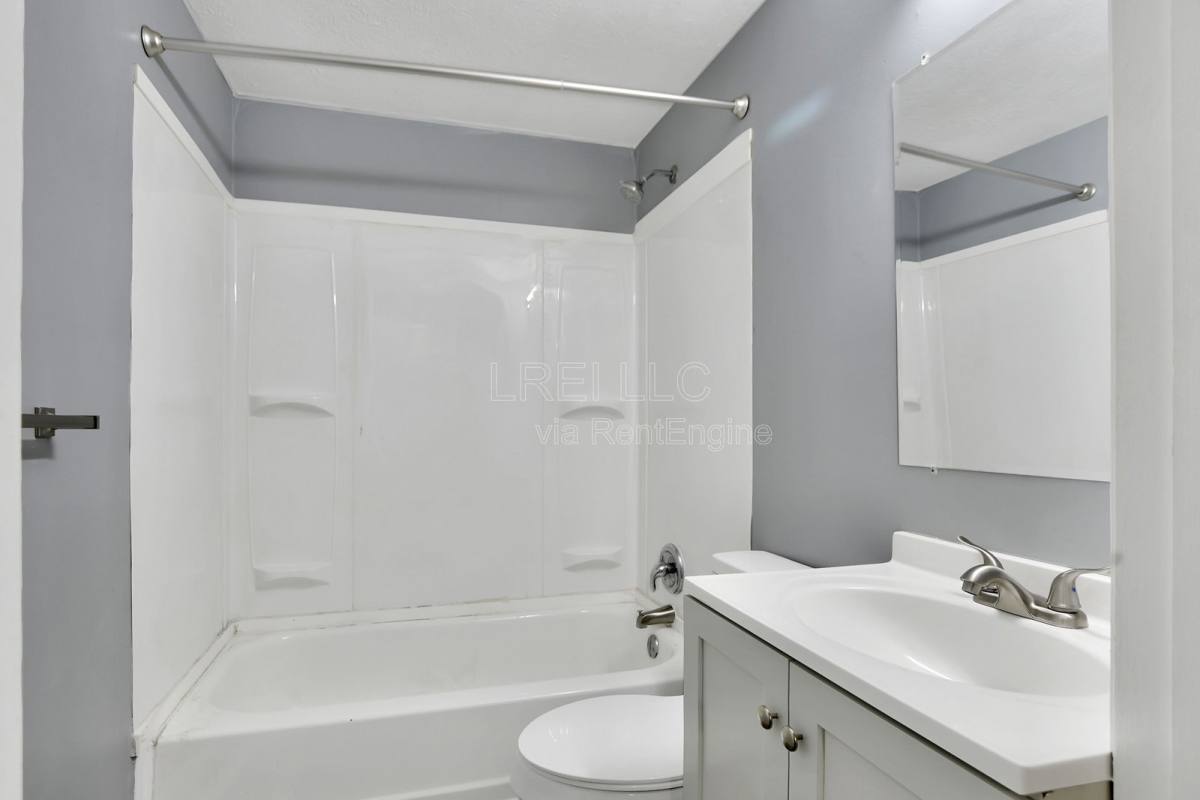 Apartment for rent at 817 Lancelot Court, Jeffersonville, IN 47130