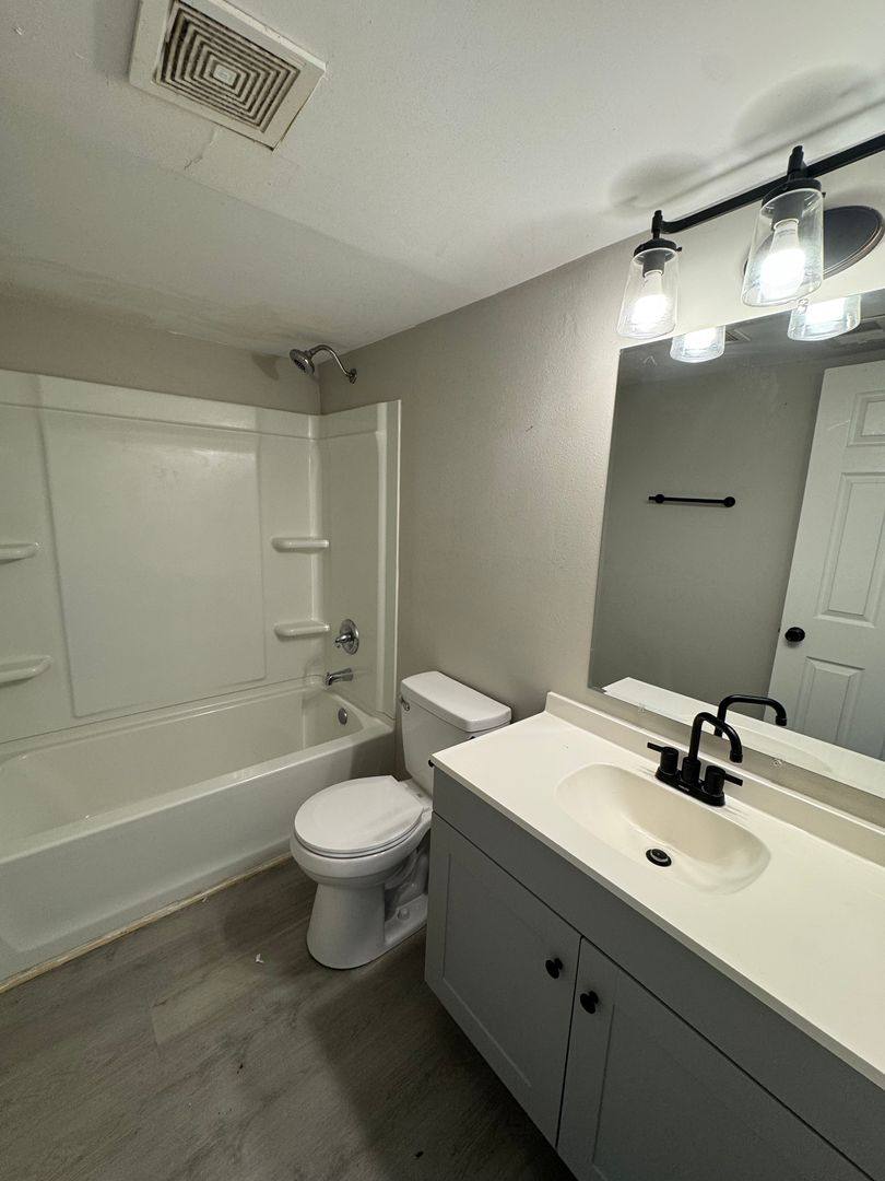 Apartment for rent at 3536 Heatherton Dr, Davenport, IA 52804