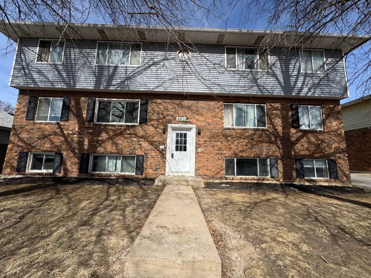 Apartment for rent at 3536 Heatherton Dr, Davenport, IA 52804