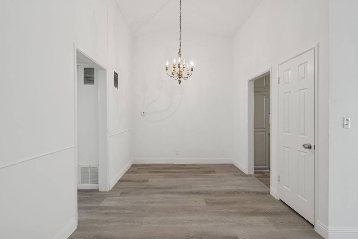 Apartment for rent at 333 Rexford Dr #5, Beverly Hills, CA 90212