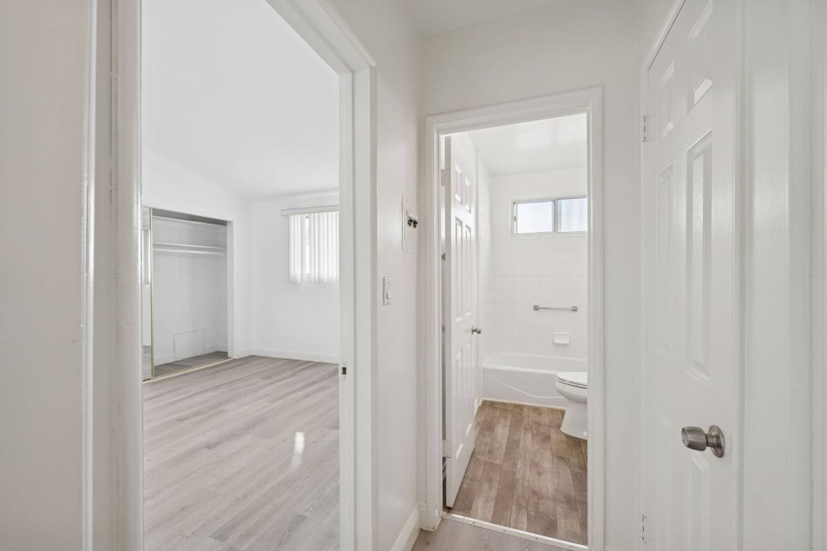 Apartment for rent at 333 Rexford Dr #5, Beverly Hills, CA 90212
