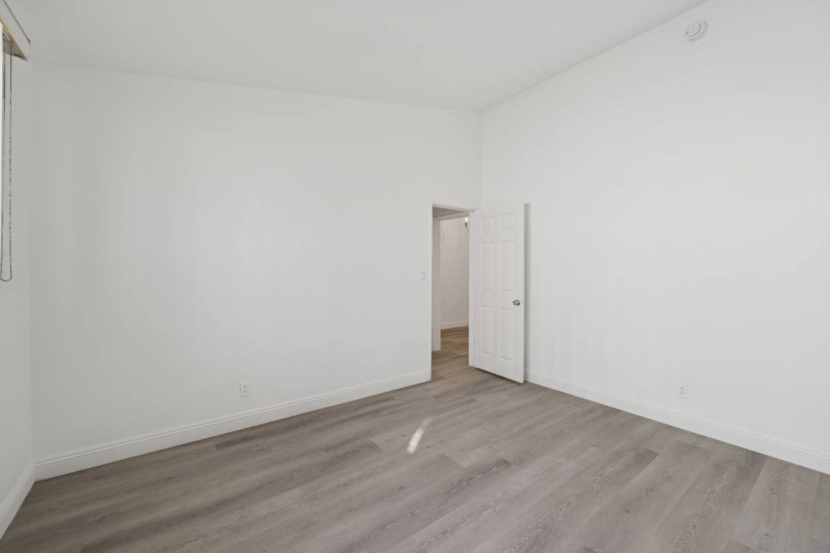 Apartment for rent at 333 Rexford Dr #5, Beverly Hills, CA 90212