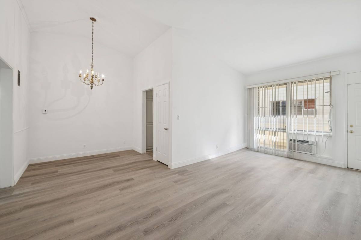 Apartment for rent at 333 Rexford Dr #5, Beverly Hills, CA 90212