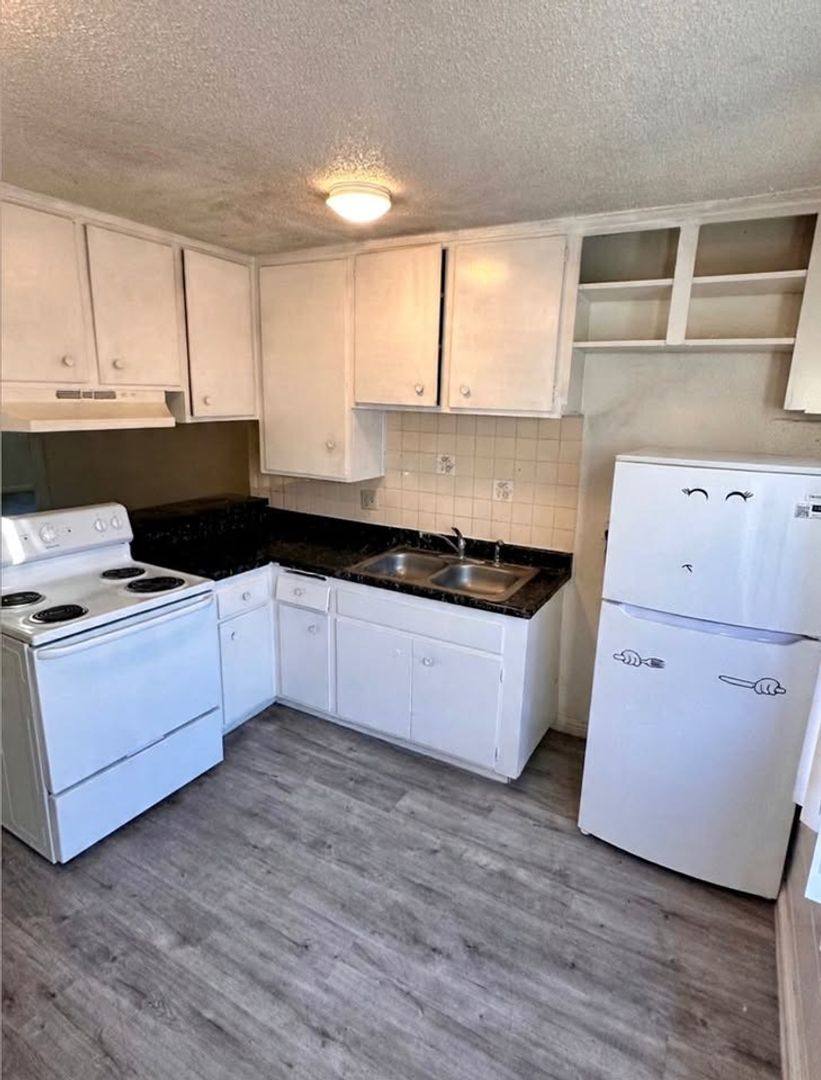 Apartment for rent at 770 Mark Ave, Las Vegas, NV 89119