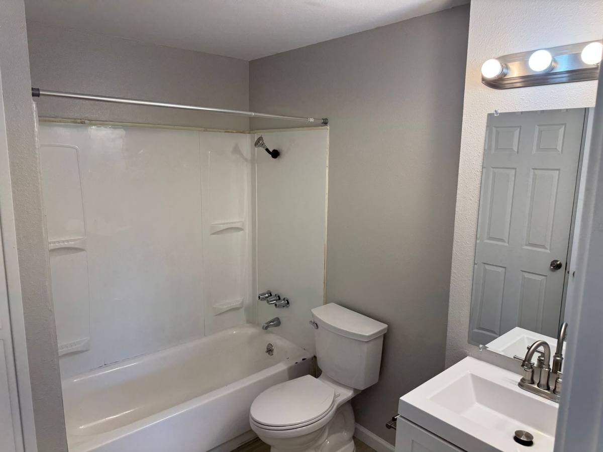 Apartment for rent at 325 SW Academy, Dallas, OR 97338