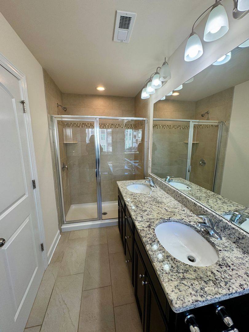 Townhouse for rent at 5840 Clan Maclaine Dr, Charlotte, NC 28278