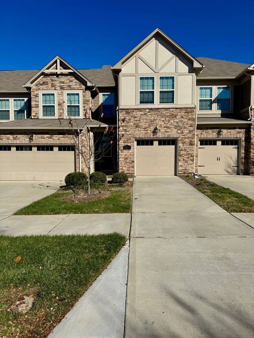 Townhouse for rent at 5840 Clan Maclaine Dr, Charlotte, NC 28278