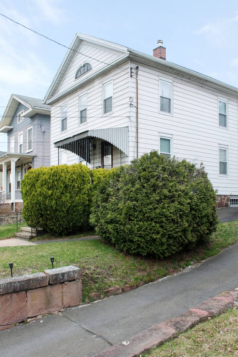 Apartment for rent at 651 Quinnipiac Ave #2, New Haven, CT 06511