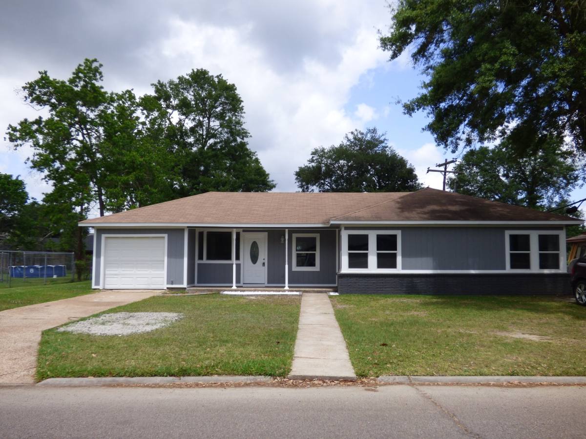 House for rent at 1030 Clairmont, Orange, TX 77630