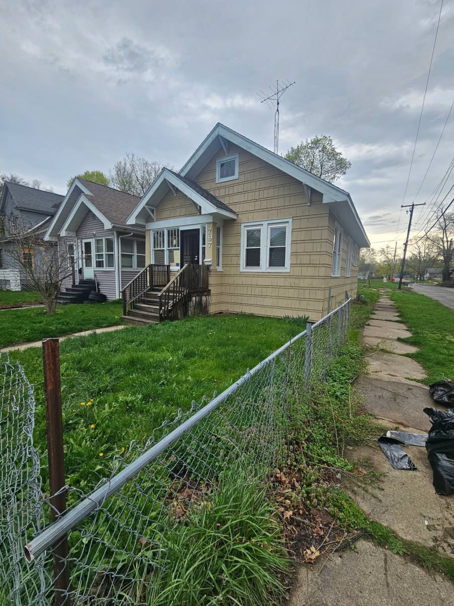 House for rent at 797 Ogden Ave, Benton Harbor, MI 49022