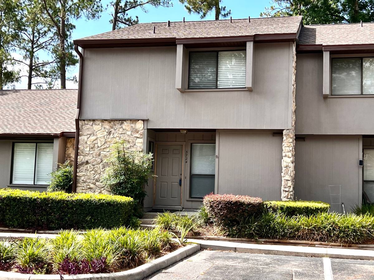 Townhouse for rent at 3724 NW 54th Lane, Gainesville, FL 32653