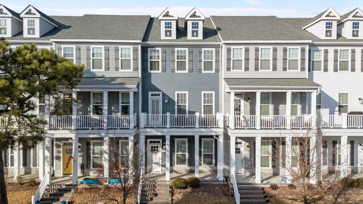 Townhouse for rent at 4110 Pleasant Ave, Norfolk, VA 23518