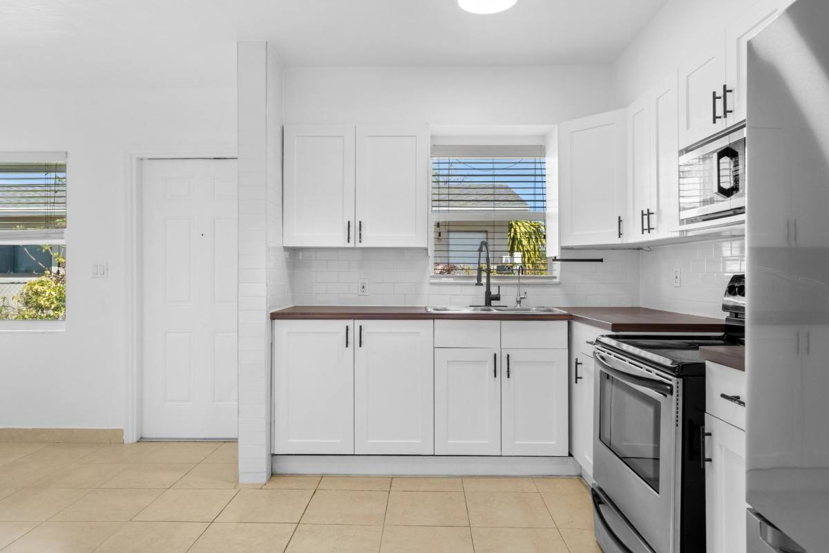 Apartment for rent at 2235 Coolidge St #1, Fort Lauderdale, FL 33332
