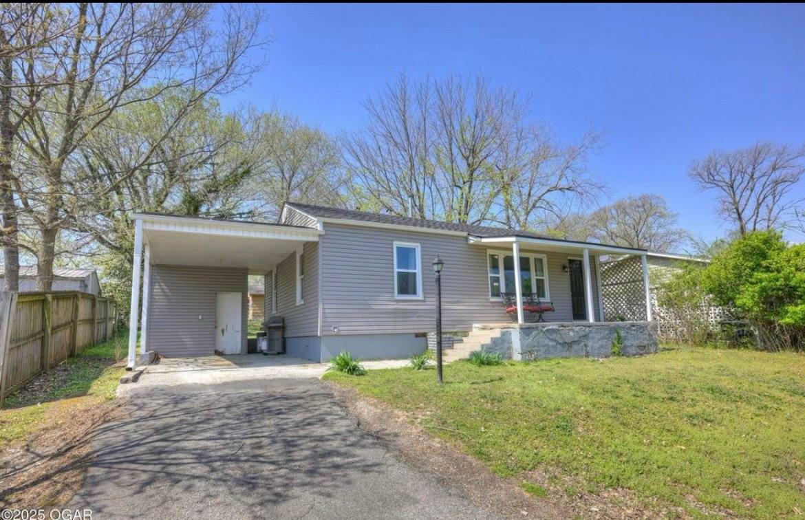 House for rent at 1617 Garfield Ave, Baxter Springs, KS 66713
