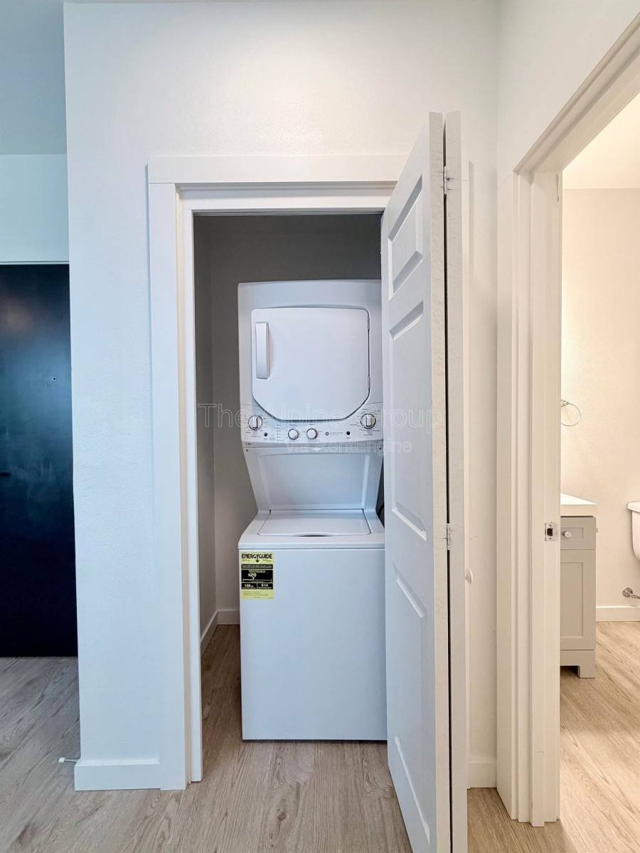 Apartment for rent at 3014 SE 8th Ave #302, Portland, OR 97202