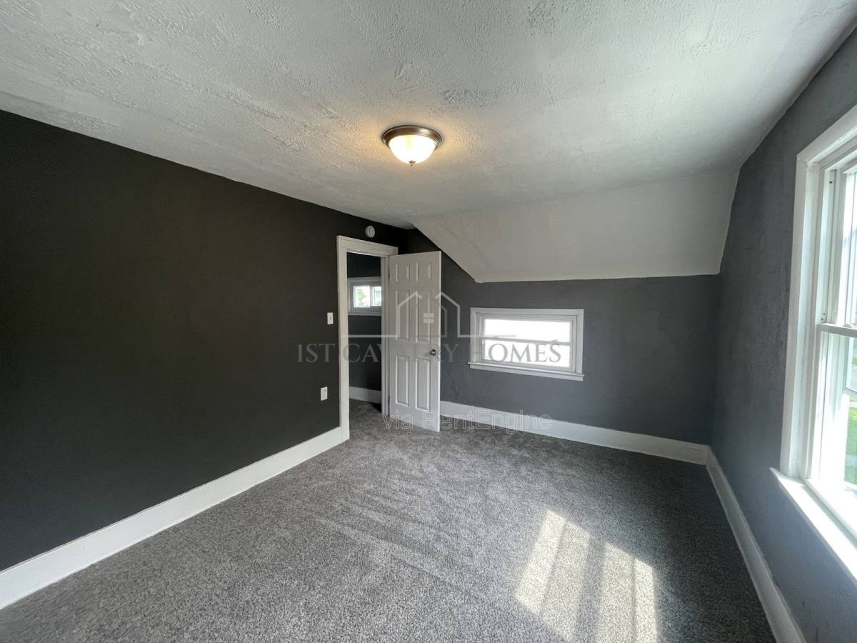 Apartment for rent at 730 Noble Ave, Akron, OH 44320