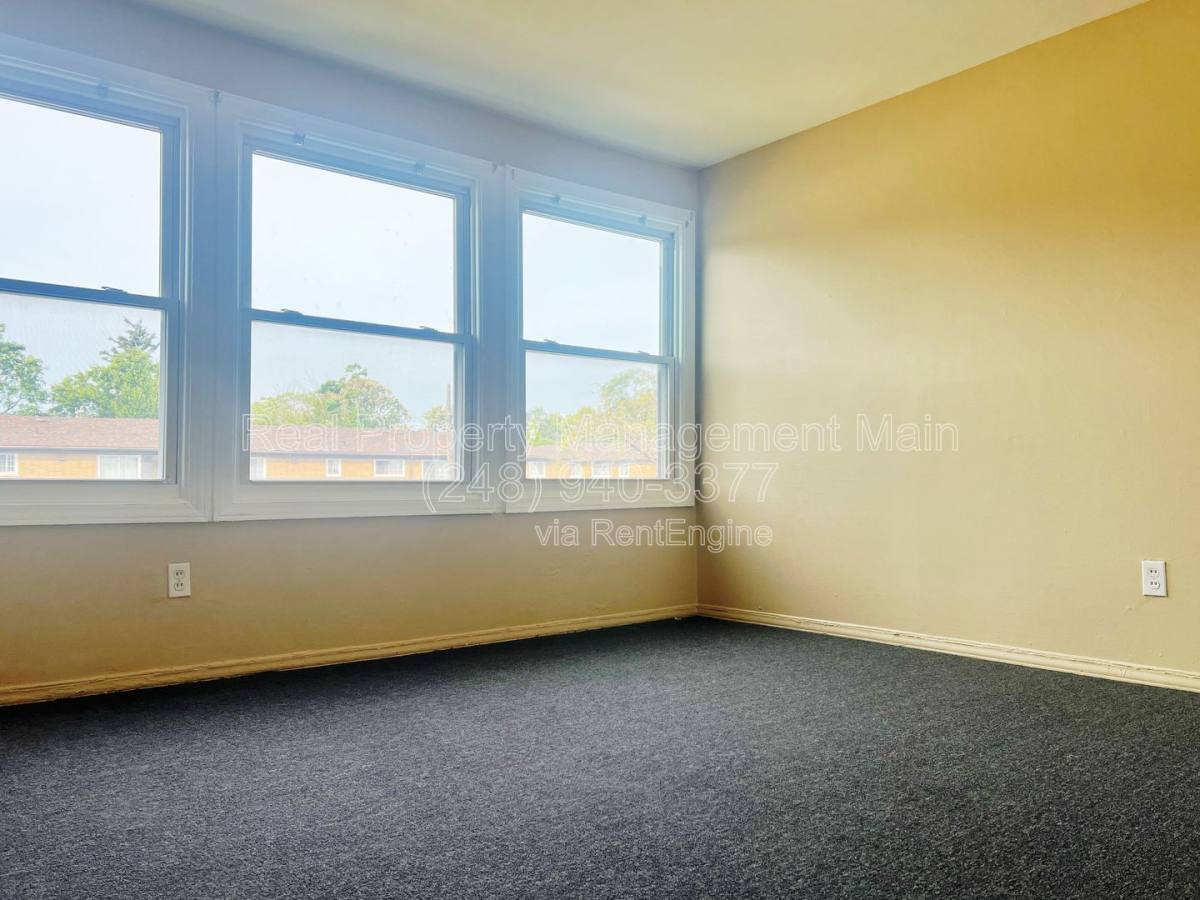 House for rent at 17322 Greenfield Rd, Detroit, MI 48235