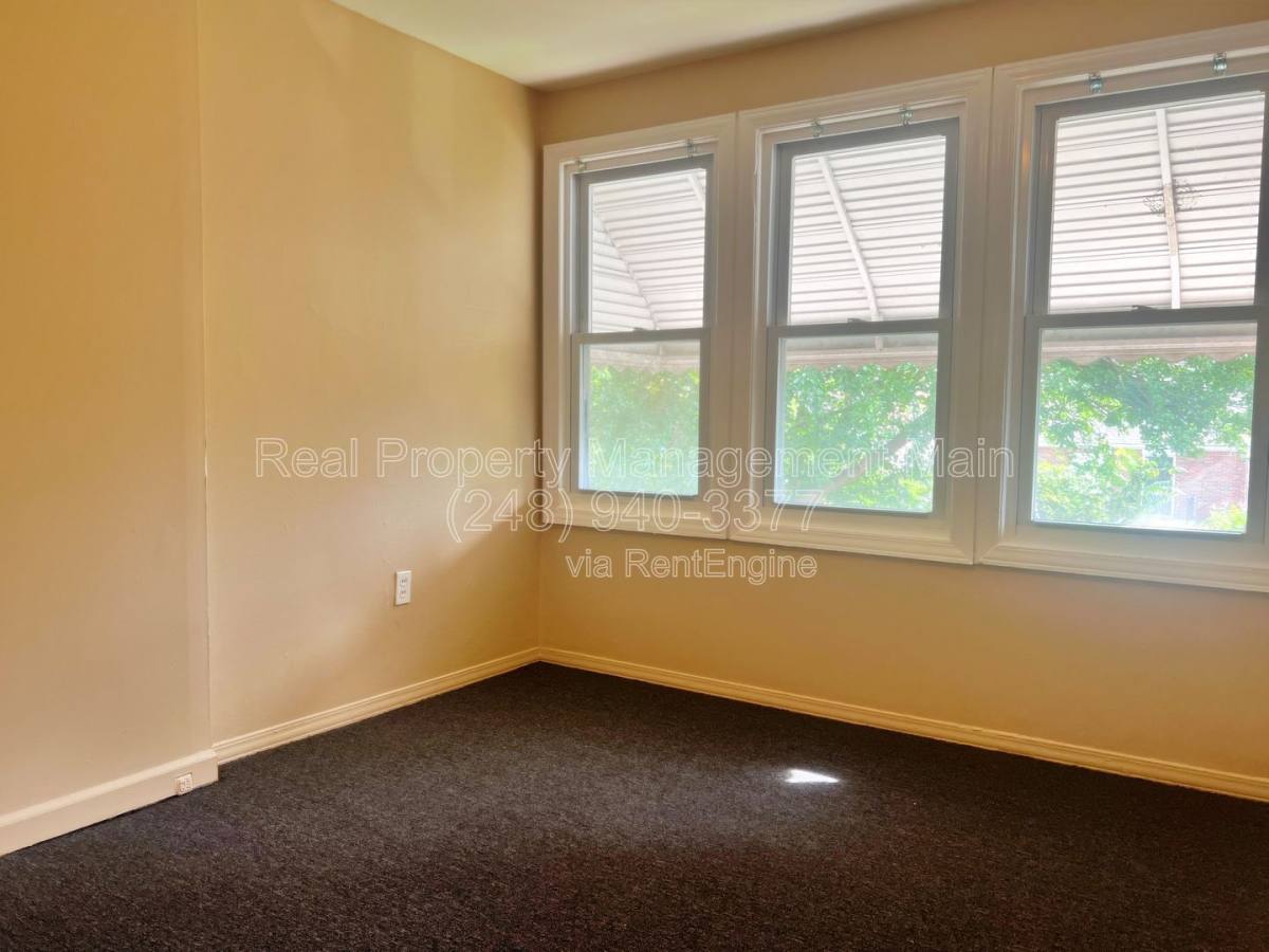 House for rent at 17322 Greenfield Rd, Detroit, MI 48235