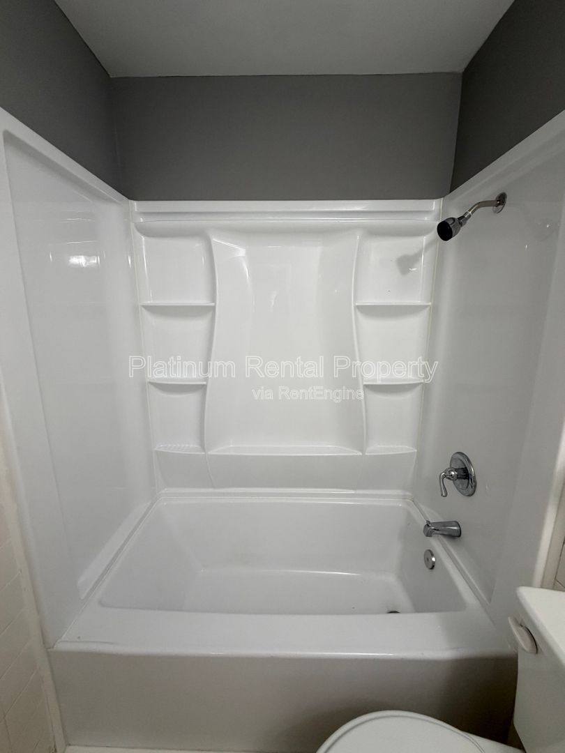 Apartment for rent at 1492 Waverly Way #B-4, Monroe, GA 30656