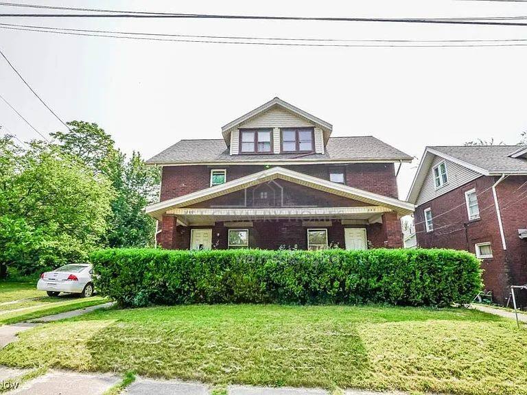 Apartment for rent at 240 Park Ave SW, Canton, OH 44706