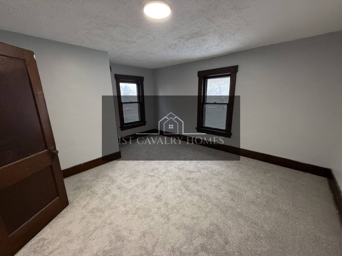 Apartment for rent at 242 Park Ave SW, Canton, OH 44706