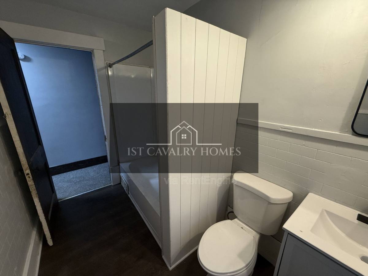 Apartment for rent at 242 Park Ave SW, Canton, OH 44706