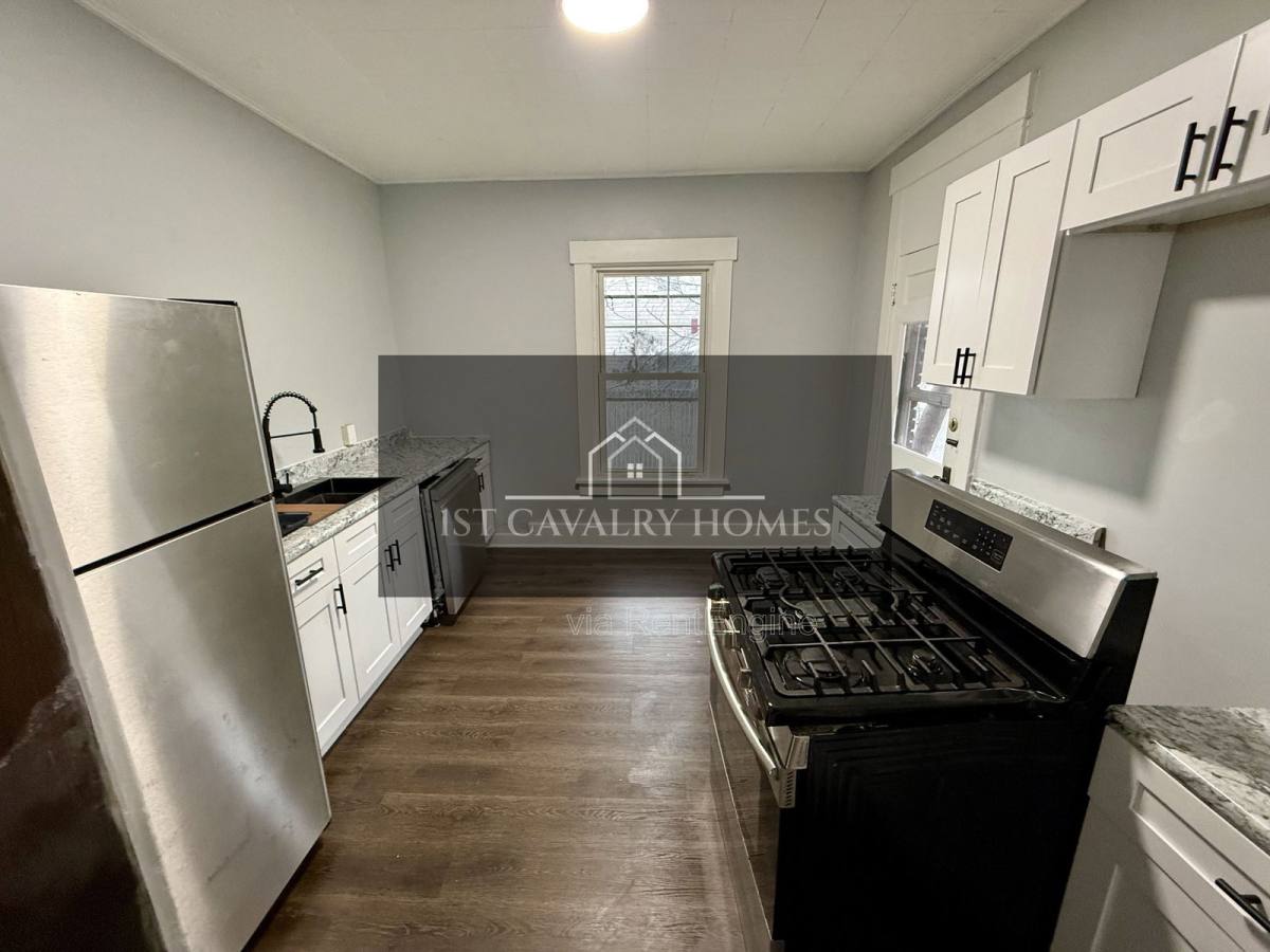 Apartment for rent at 242 Park Ave SW, Canton, OH 44706
