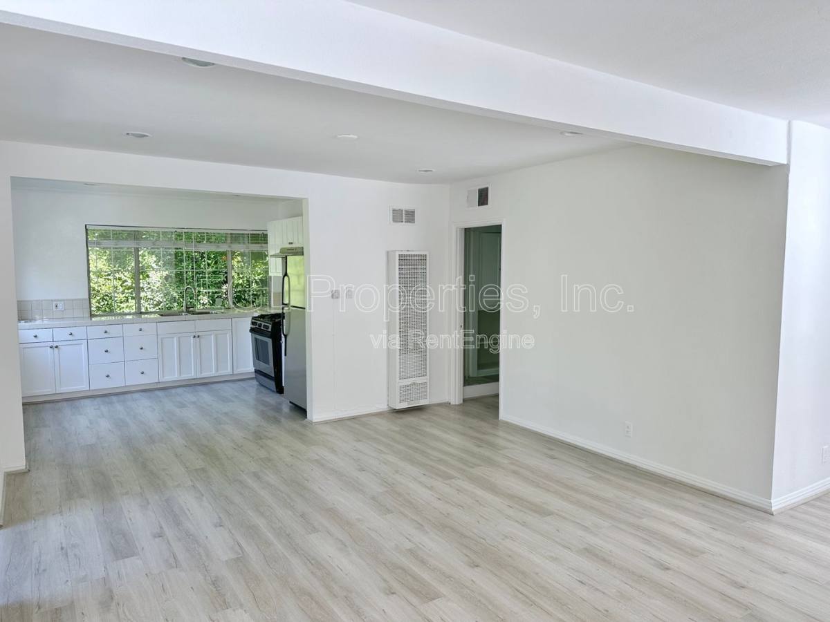House for rent at 358 N San Vicente Blvd, Los Angeles, CA 90048