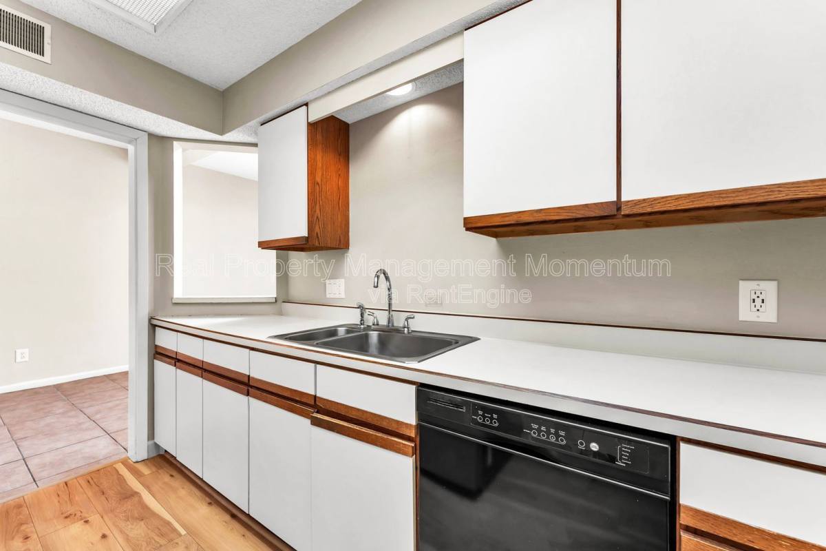 Condo for rent at 930 E Primrose St #A2, Springfield, MO 65807