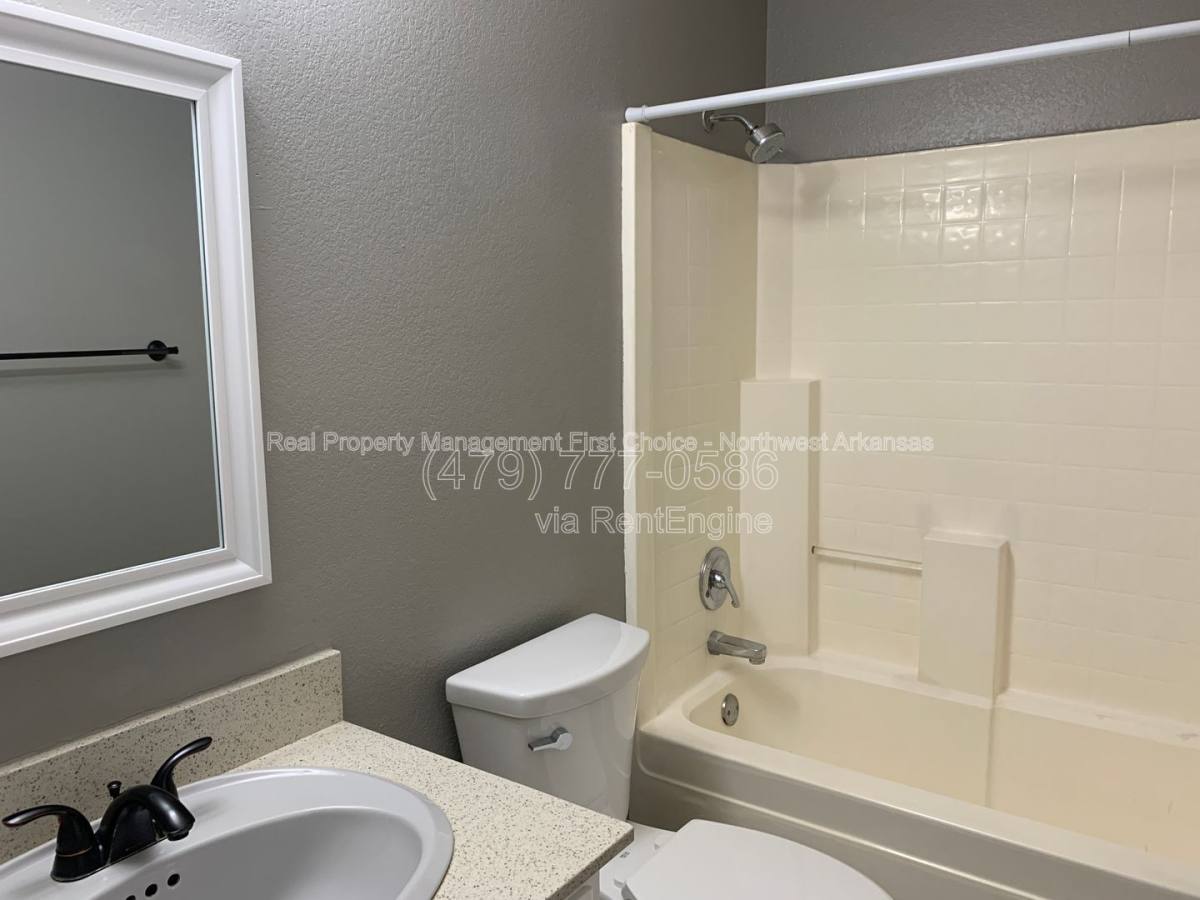 House for rent at 509 E Pinion St, Rogers, AR 72756