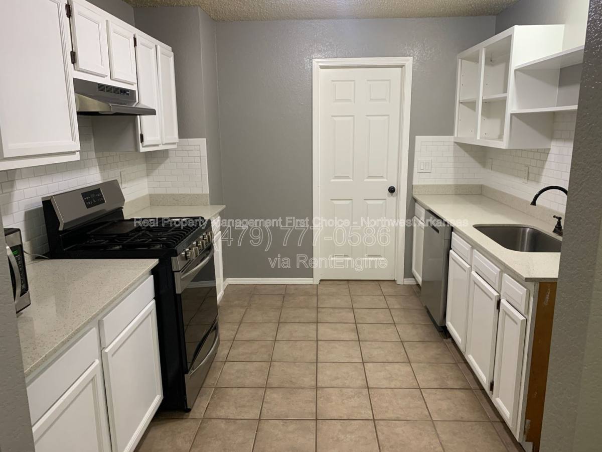 House for rent at 509 E Pinion St, Rogers, AR 72756