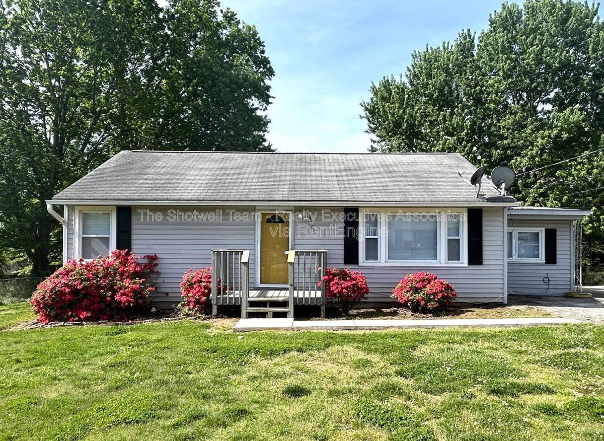 House for rent at 5705 Davida Rd NW, Knoxville, TN 37912
