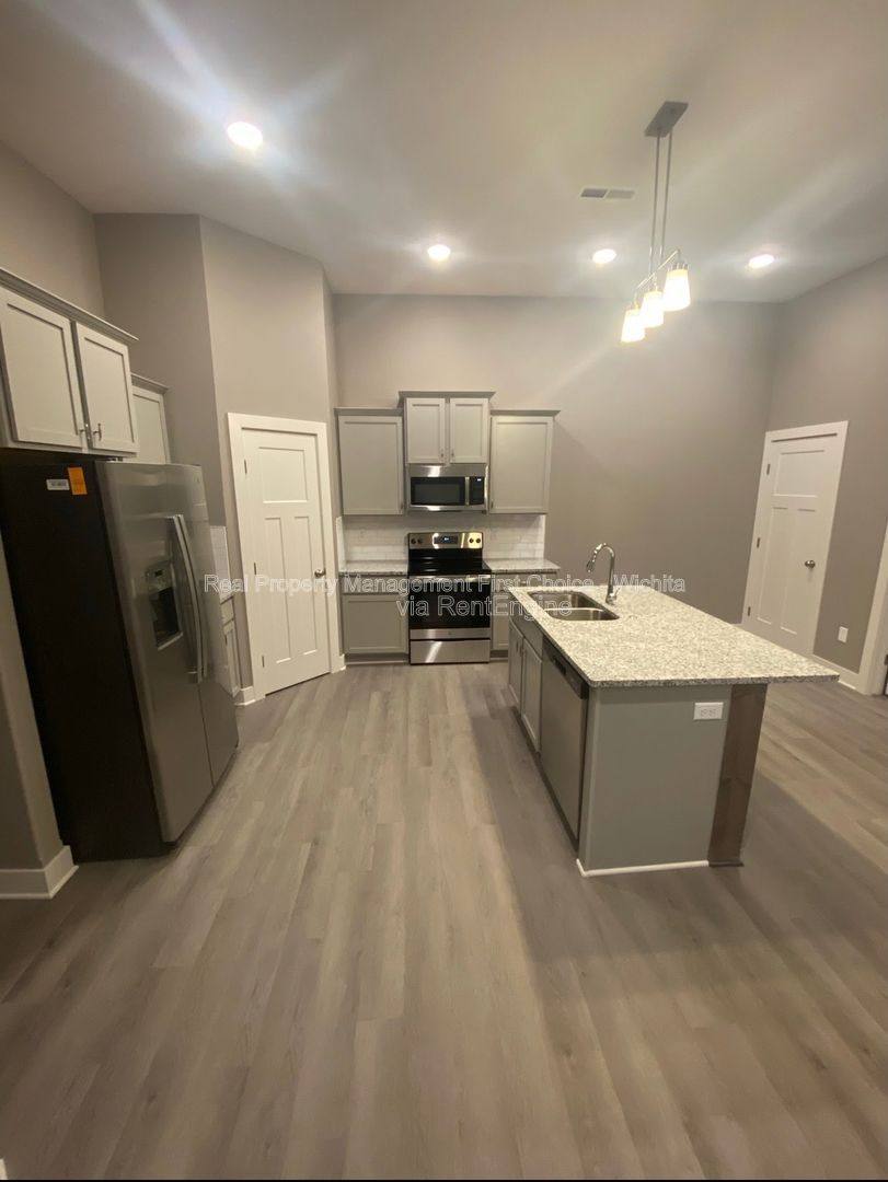 Townhouse for rent at 3318 W 45th St S, Wichita, KS 67217